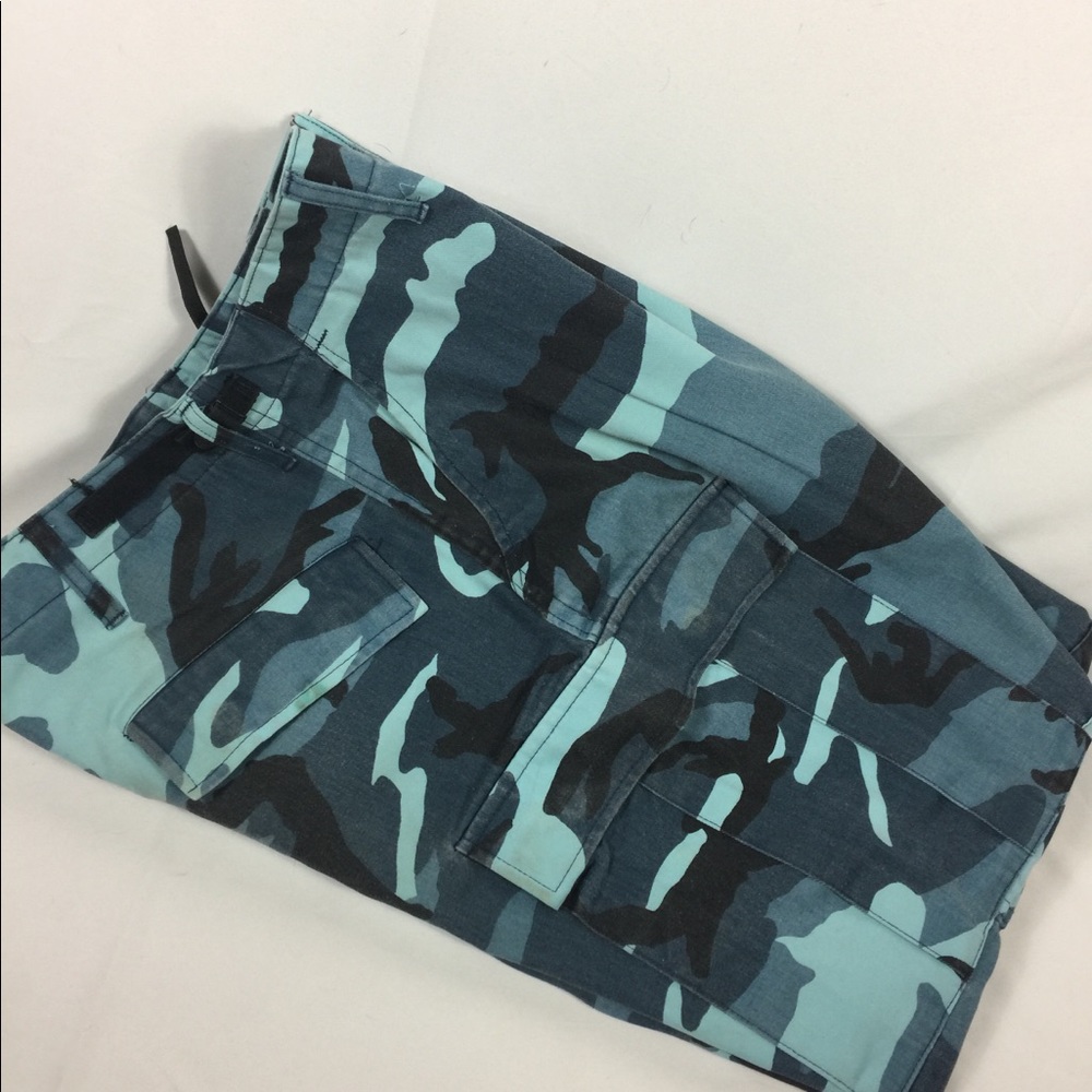 Men’s blue snow camo cargo pants